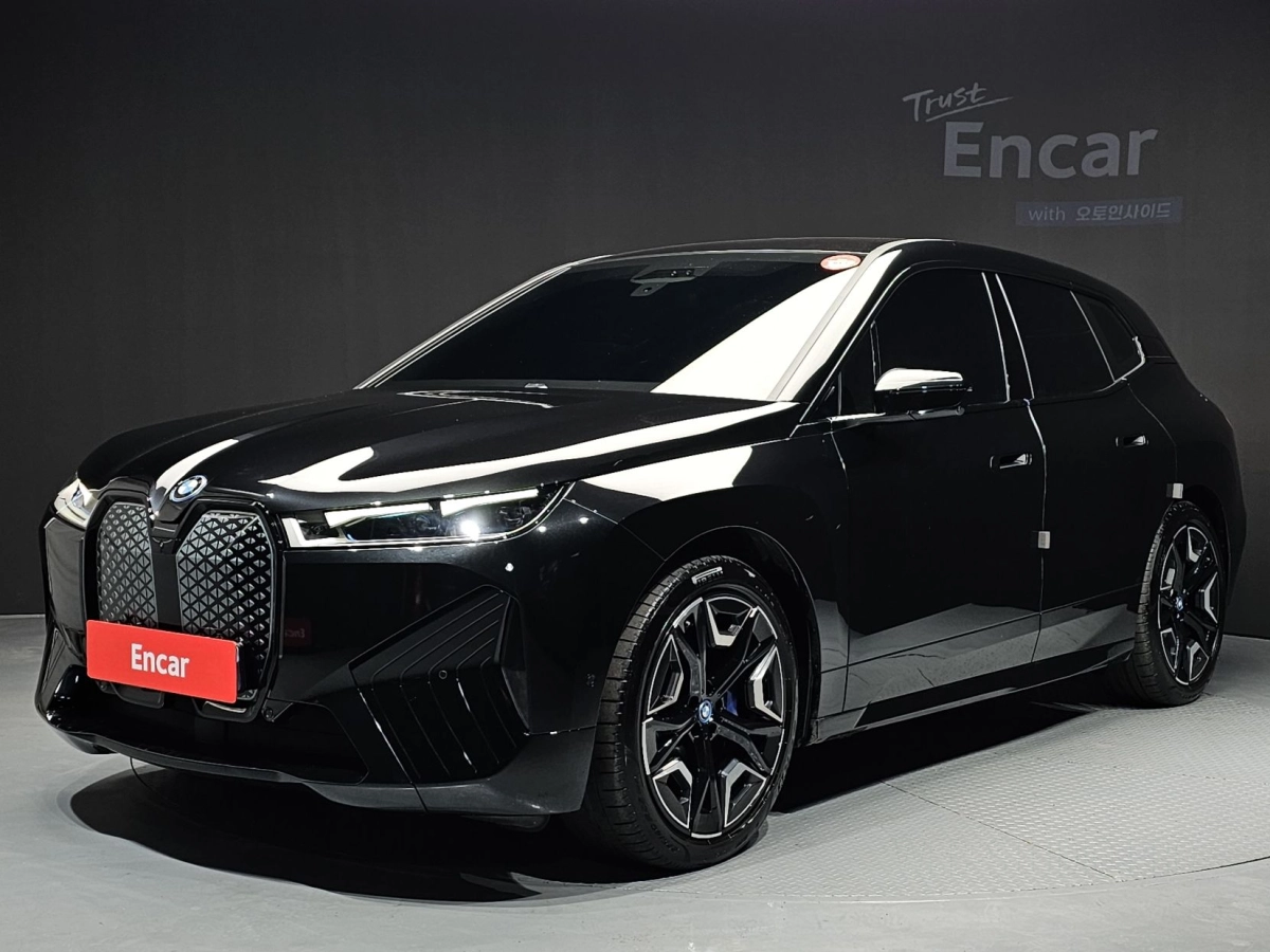 BMW IX  2023