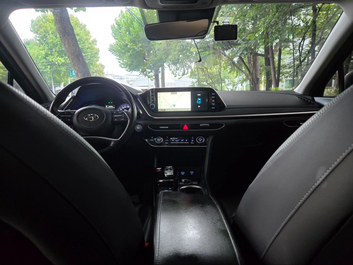 HYUNDAI SONATA HYBRID DN8