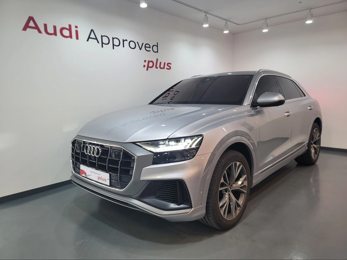 AUDI Q8 4M  2021