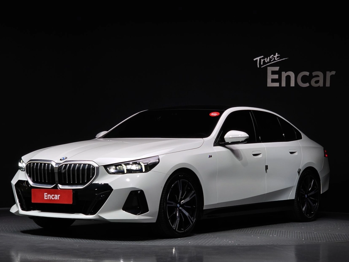 BMW 5-SERIES G60 2024