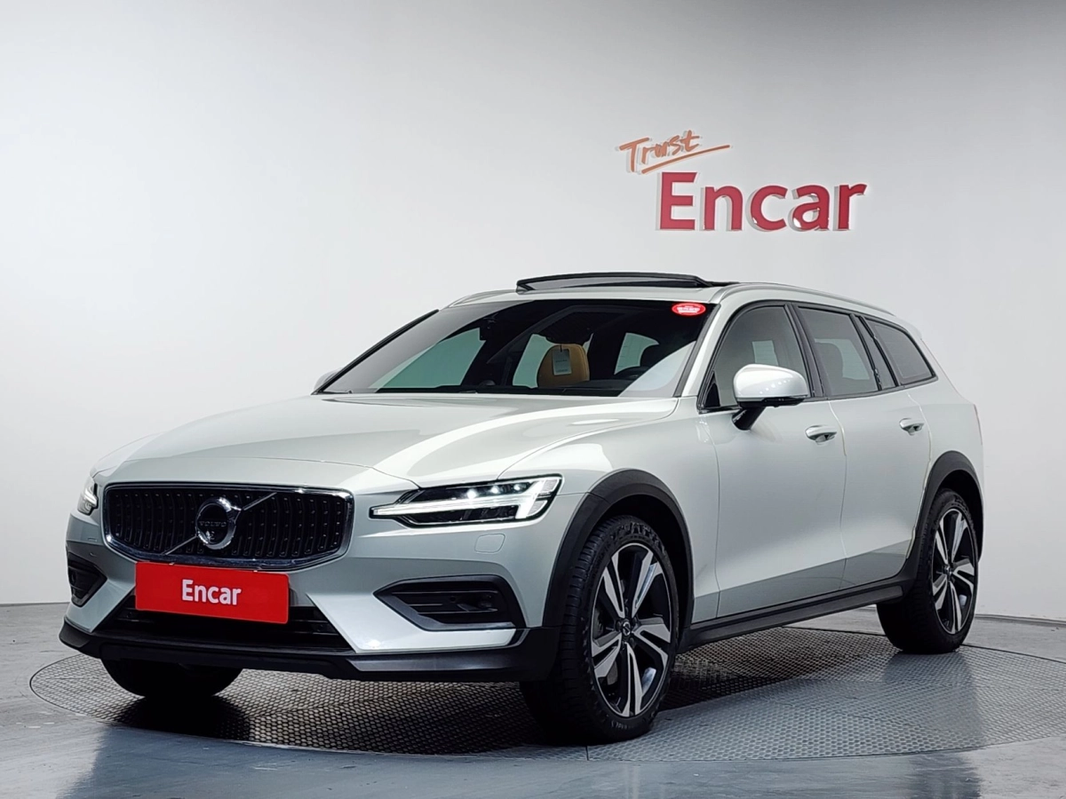 VOLVO V60 CROSS COUNTRY 2021