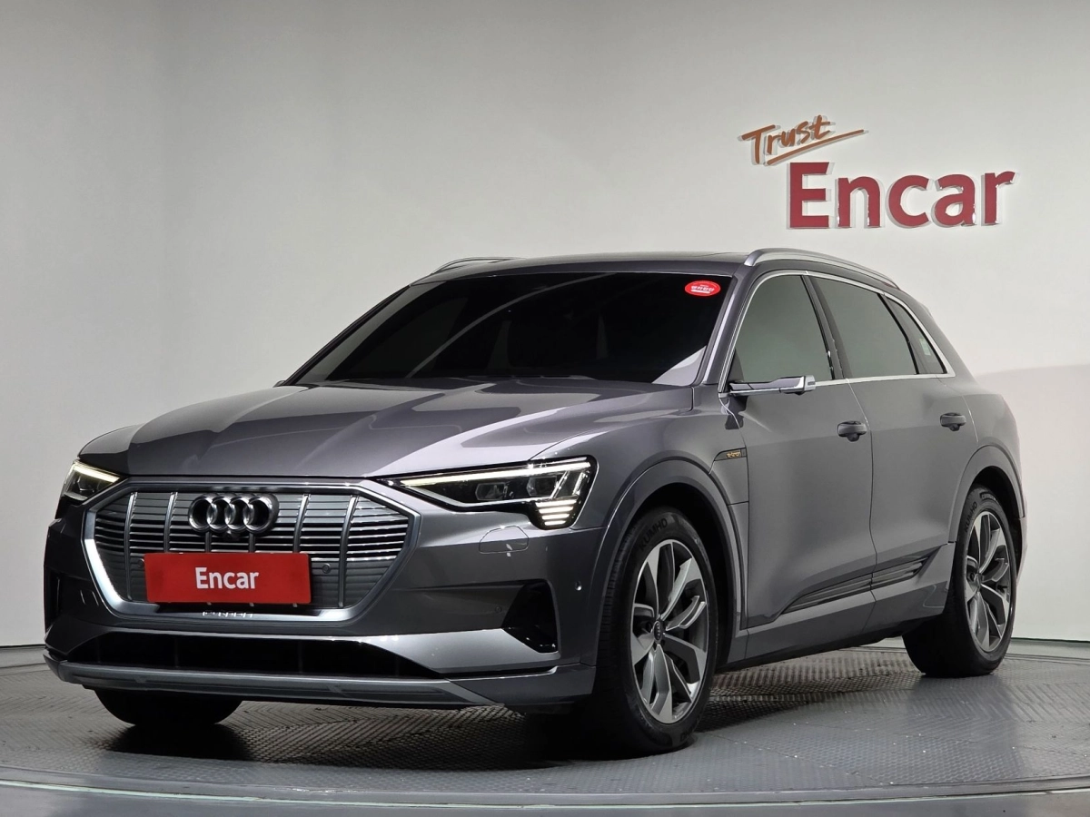 AUDI E-TRON  2021