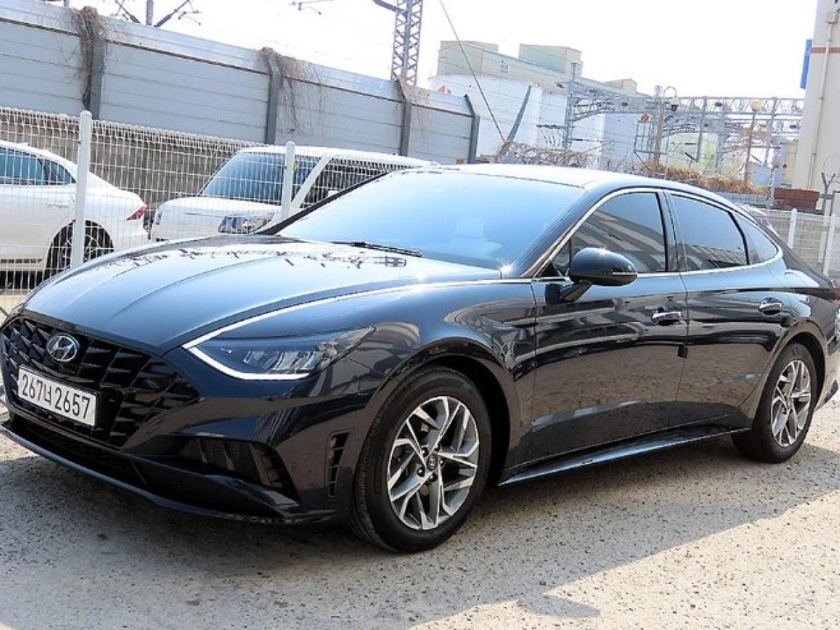 HYUNDAI SONATA DN8