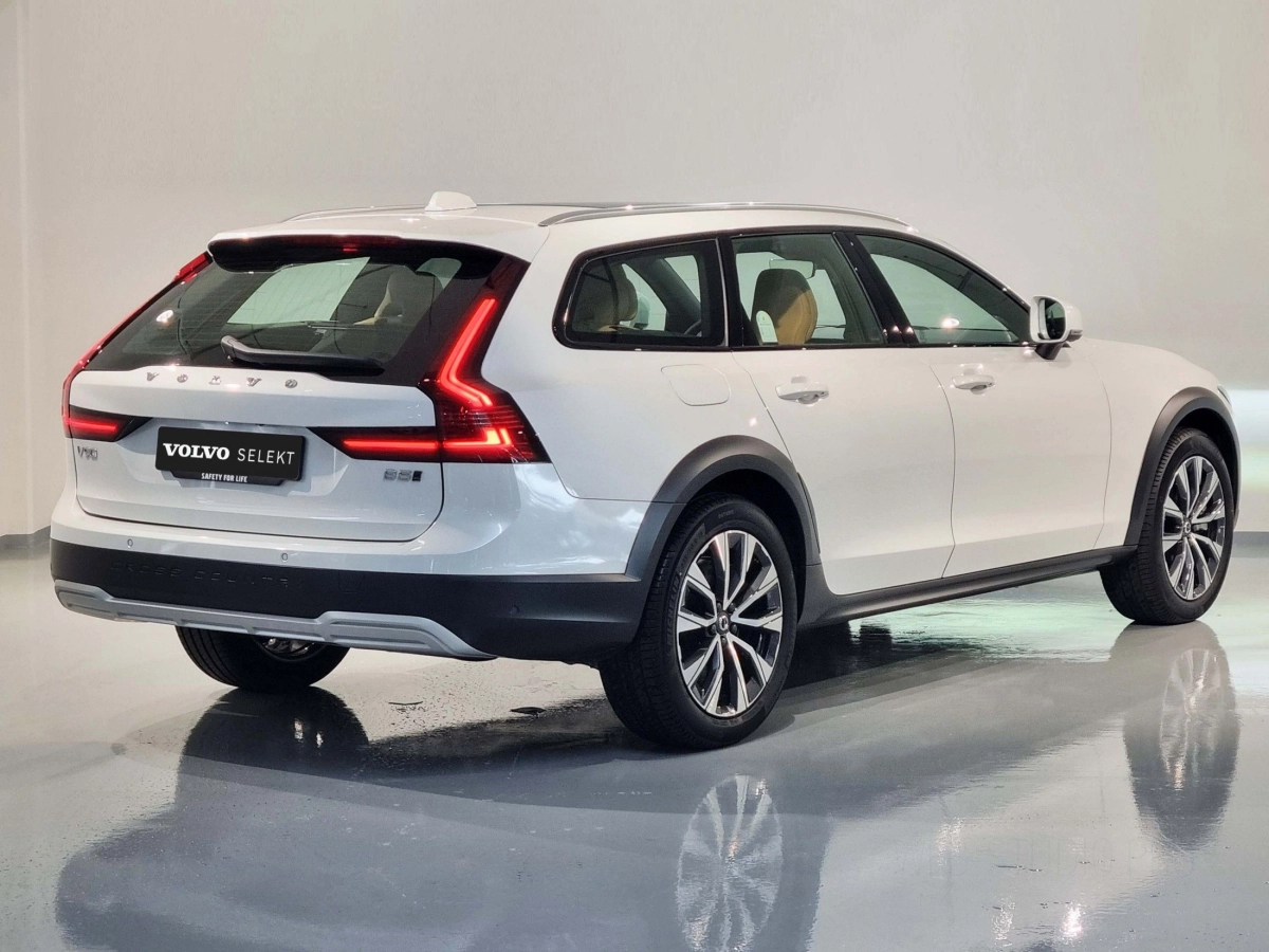 VOLVO V90 CROSS COUNTRY