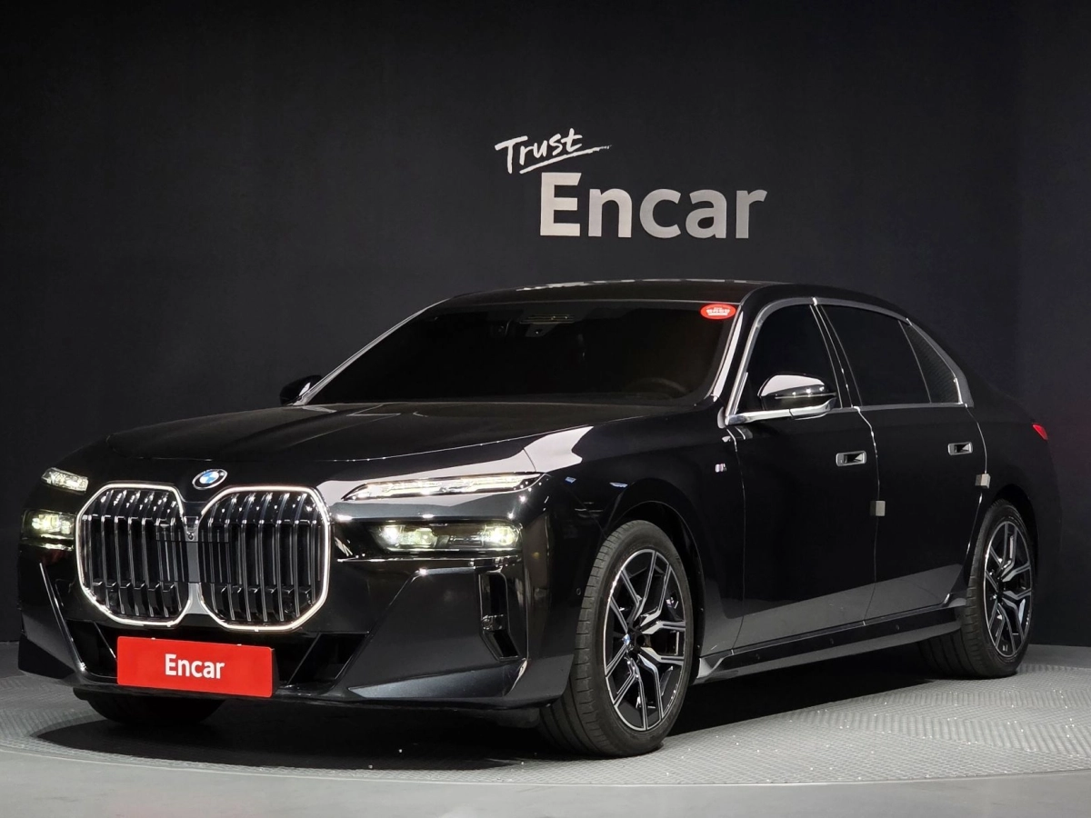 BMW 7-SERIES G70  2025