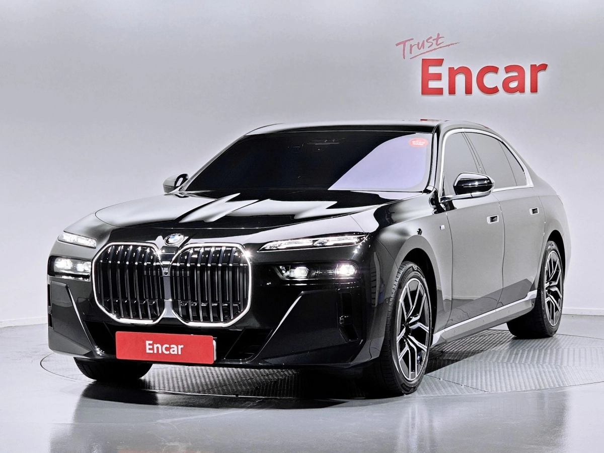 BMW 7-SERIES G70  2025