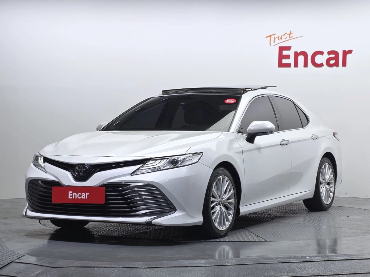 TOYOTA CAMRY XV70  2019
