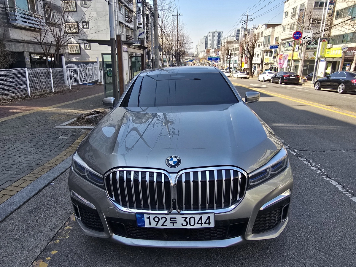 BMW 7-SERIES G11