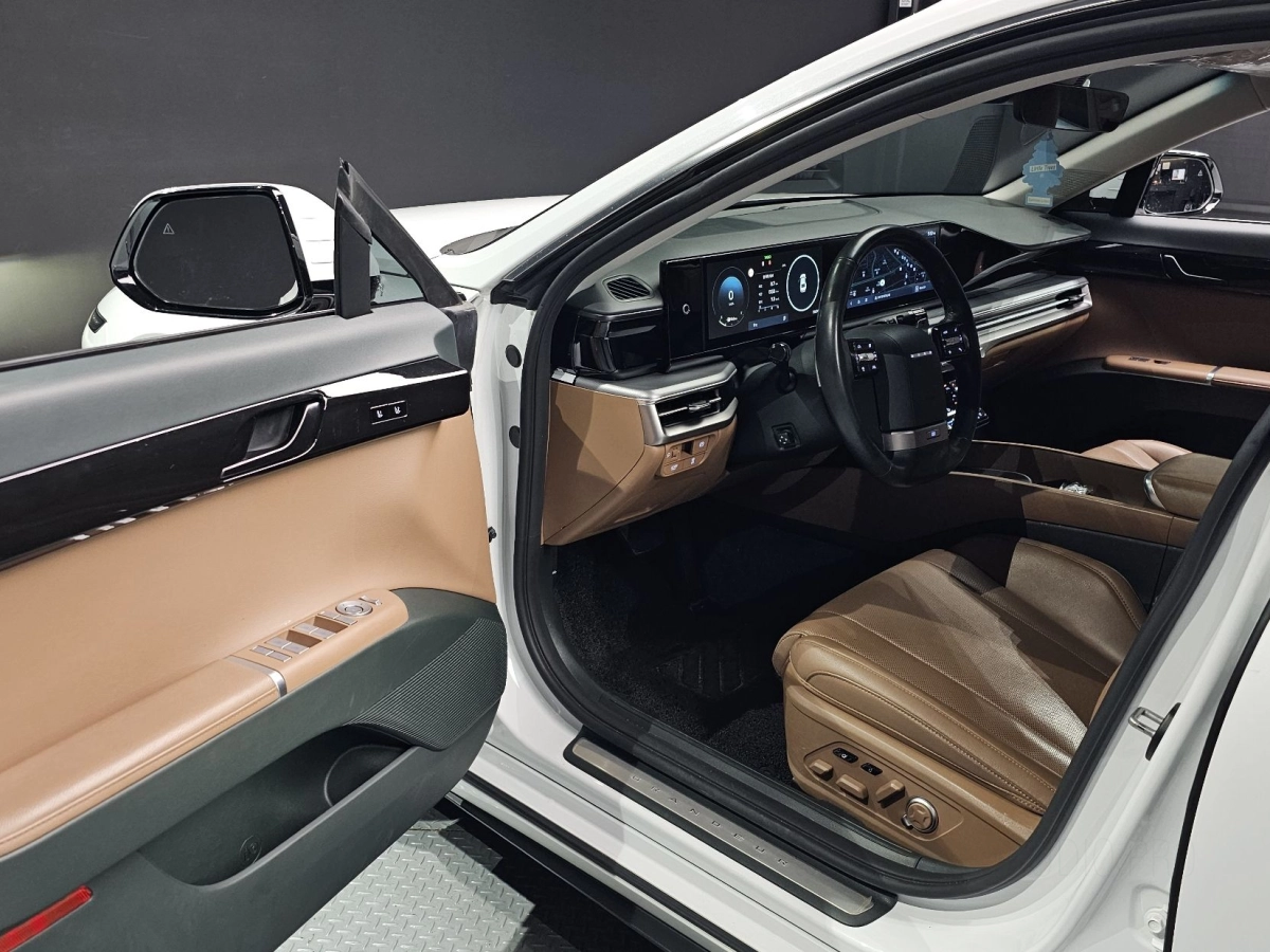 HYUNDAI GRANDEUR GN7  2023