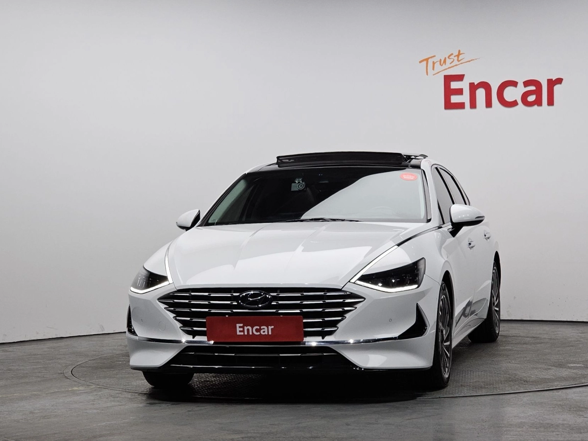 HYUNDAI SONATA HYBRID DN8