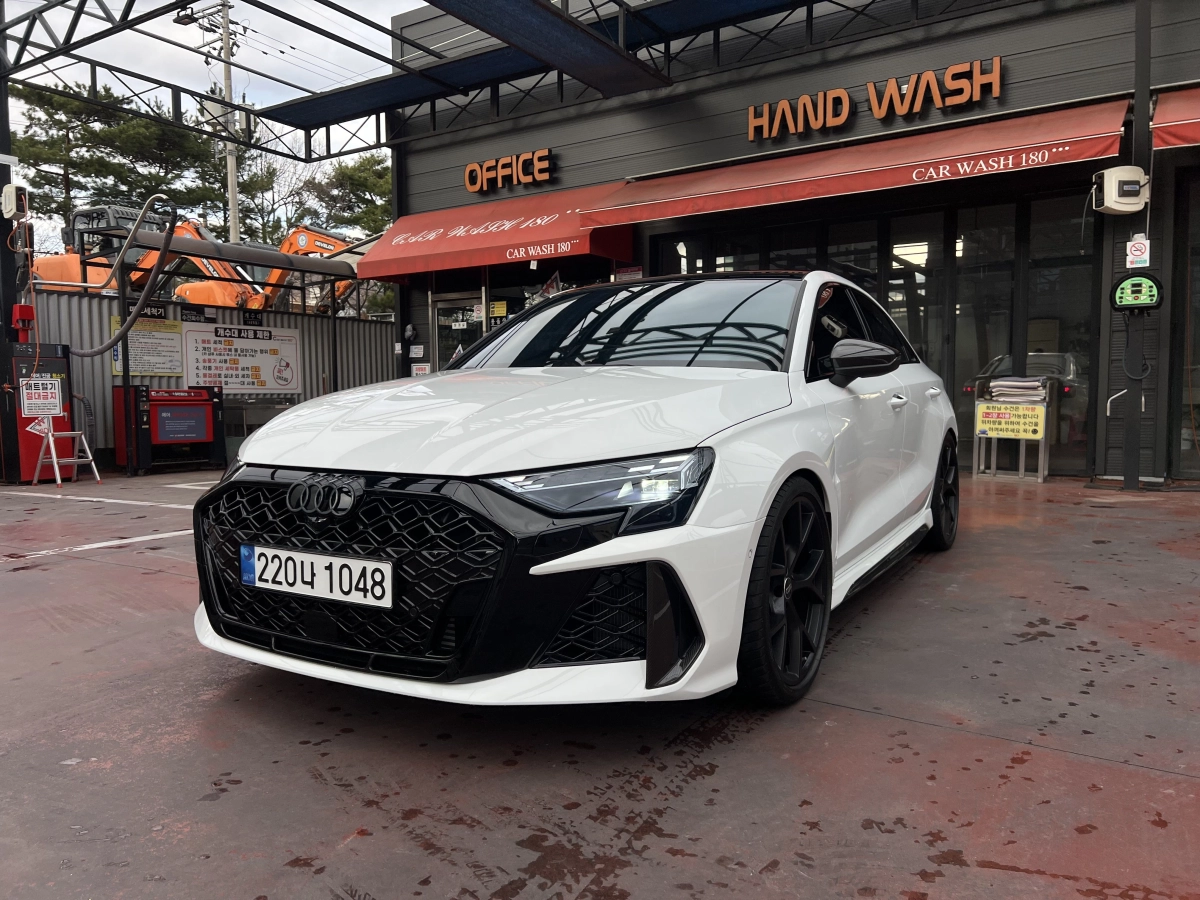 AUDI RS3 8Y