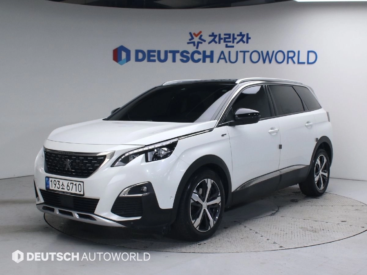 PEUGEOT 5008