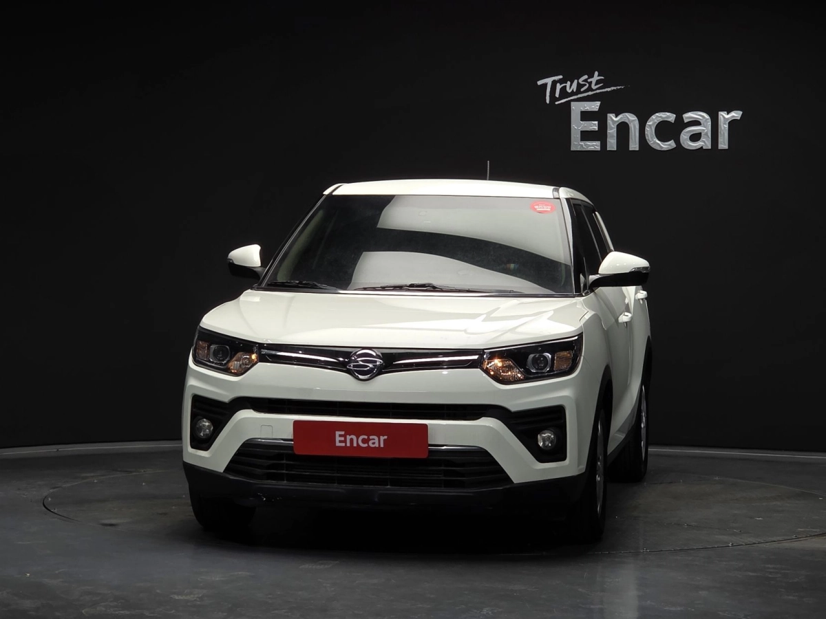 SSANGYONG TIVOLI VERY NEW