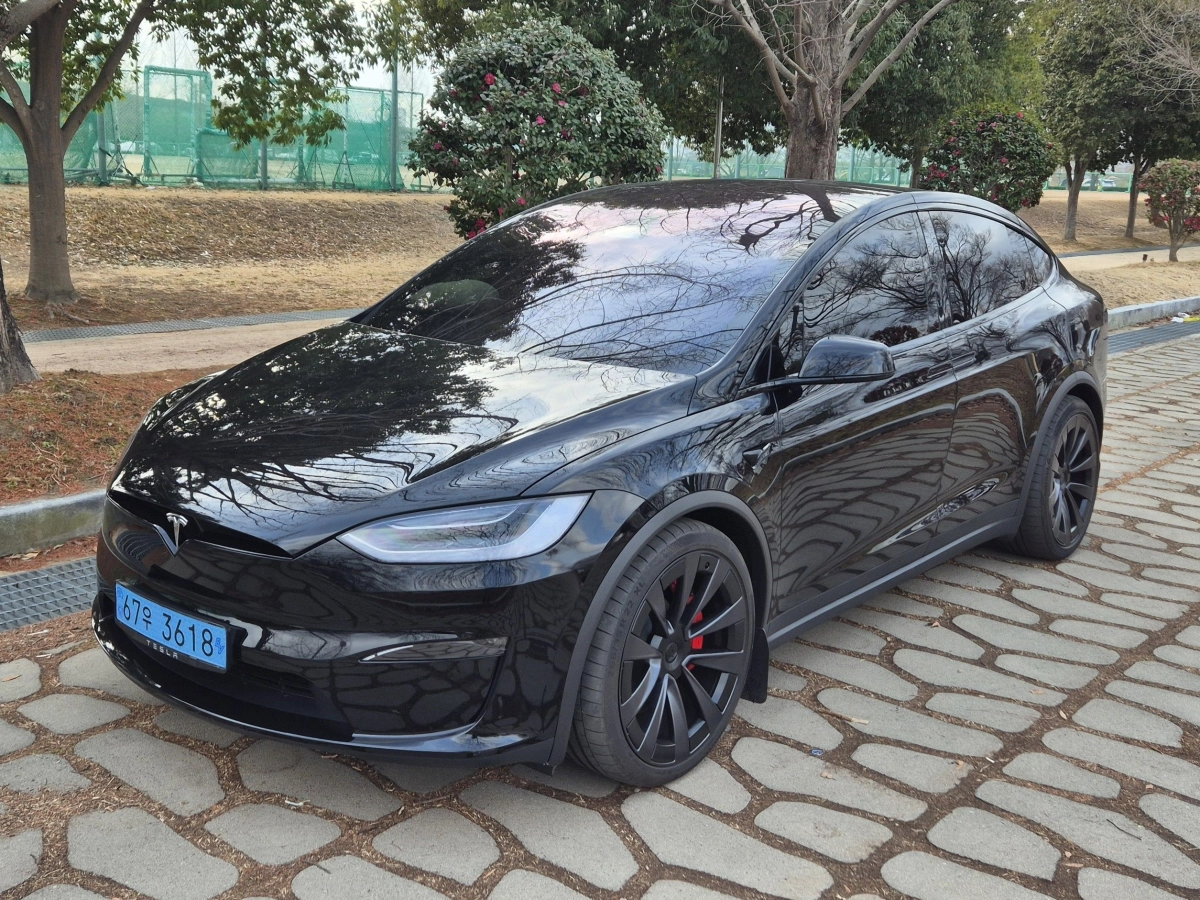TESLA MODEL X  2023