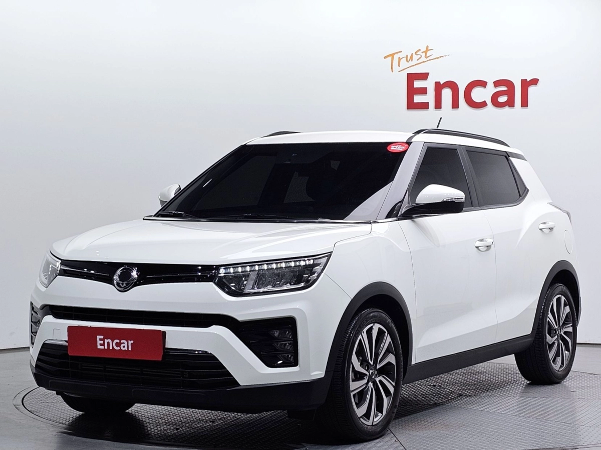 SSANGYONG TIVOLI VERY NEW