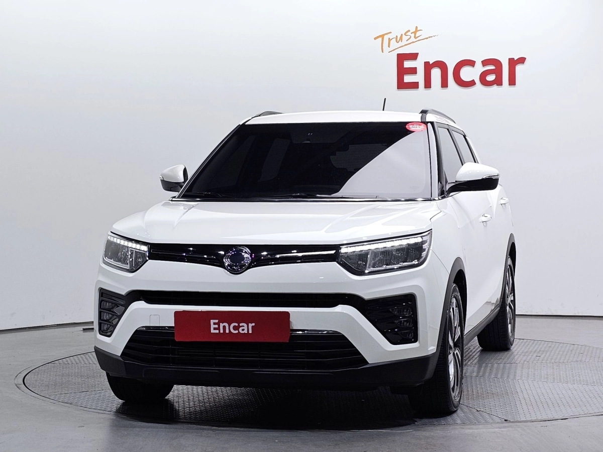 SSANGYONG TIVOLI VERY NEW