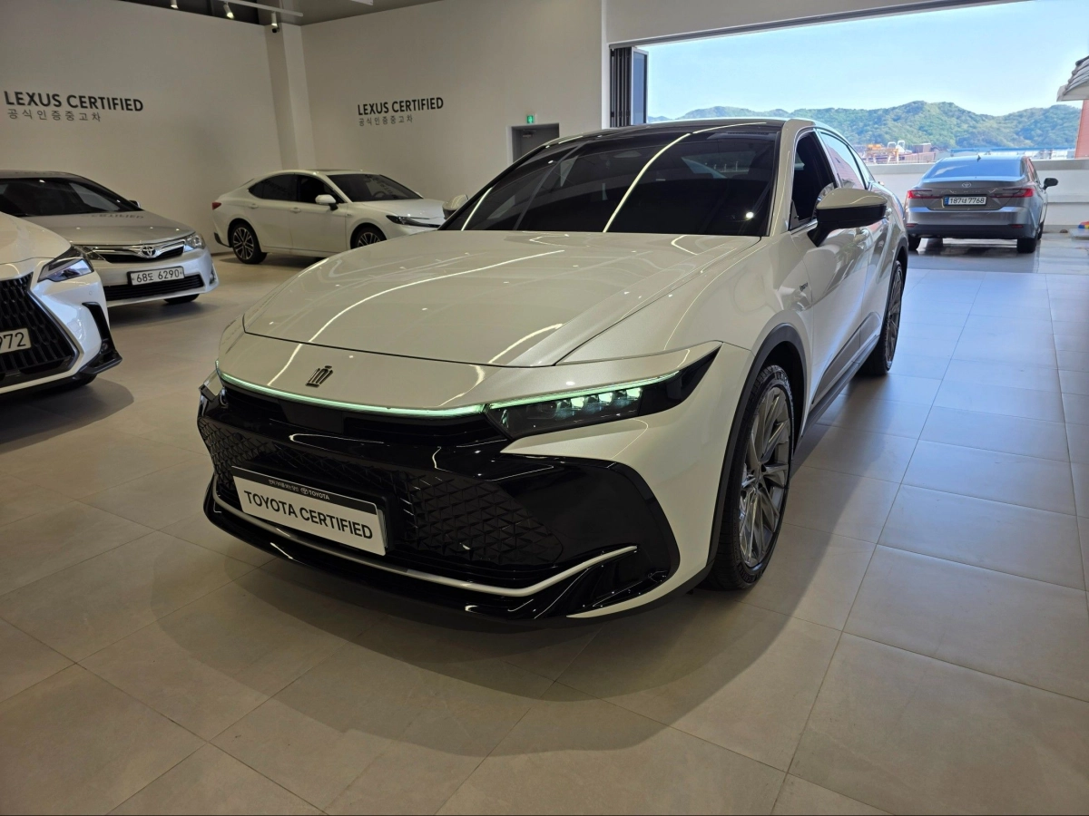 TOYOTA CROWN CROSSOVER 2025