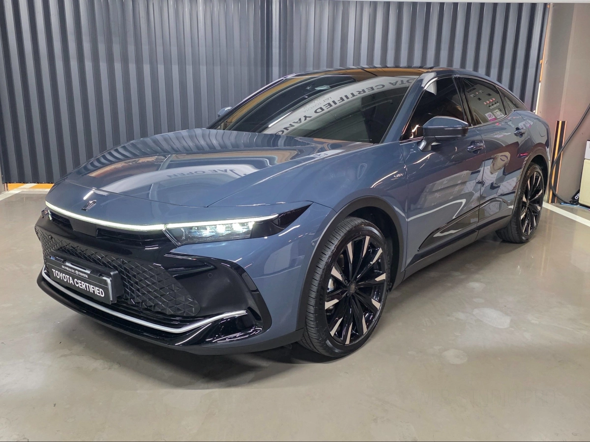 TOYOTA CROWN CROSSOVER  2024