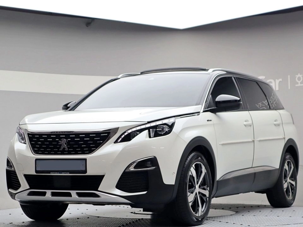 PEUGEOT 5008