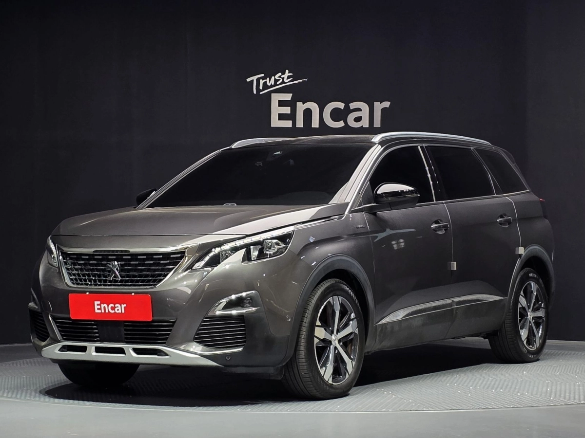 PEUGEOT 5008