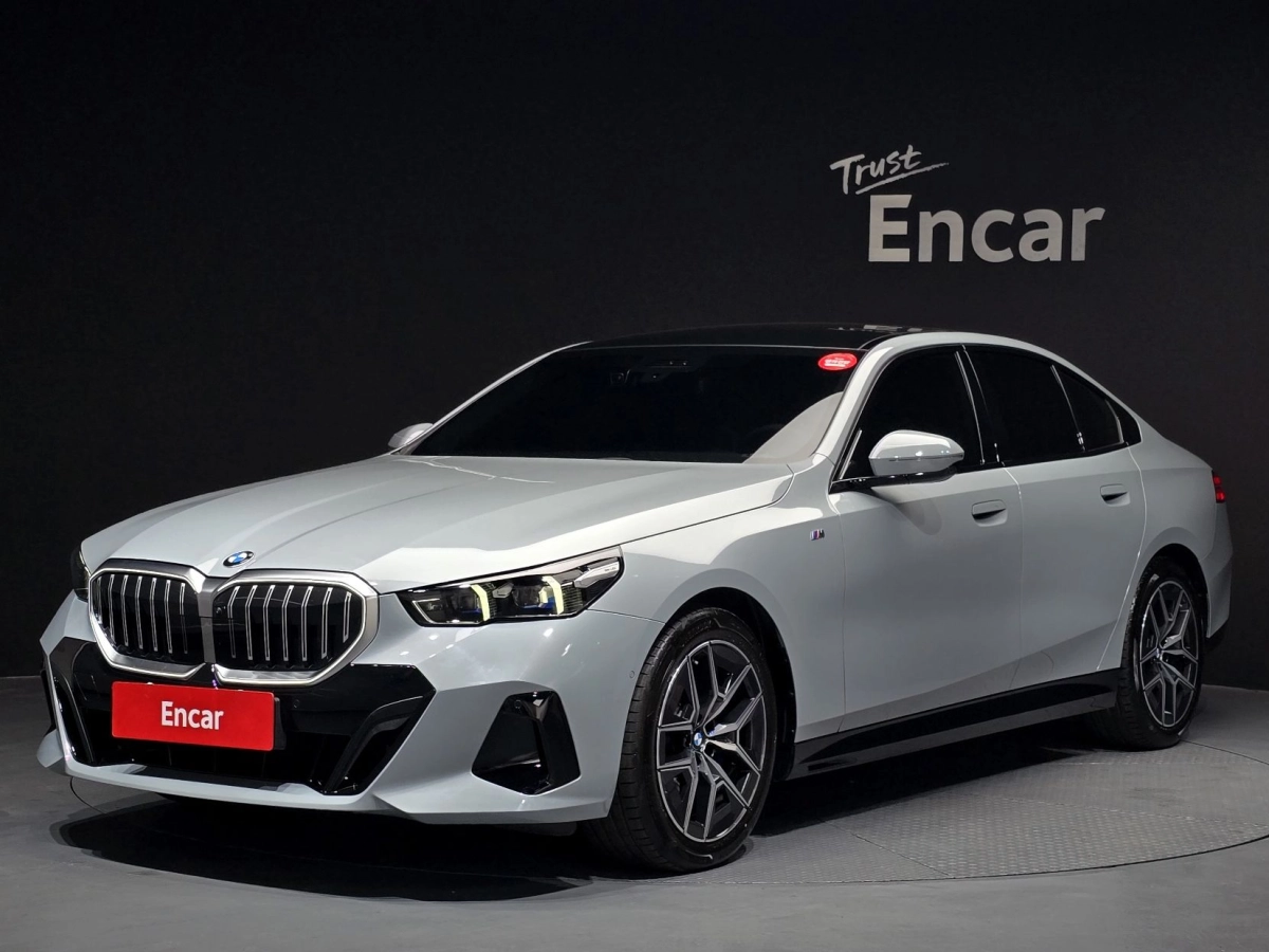 BMW 5-SERIES G60  2025