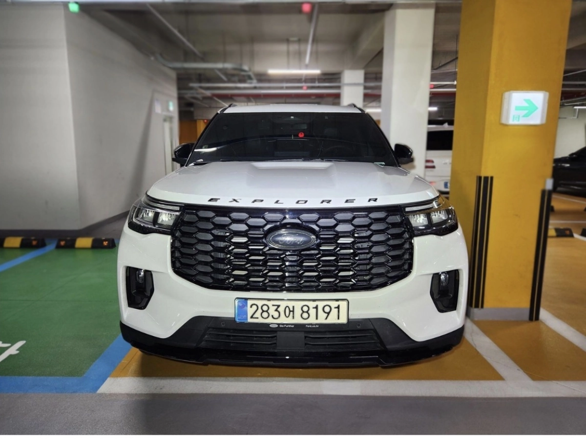 FORD EXPLORER  2025