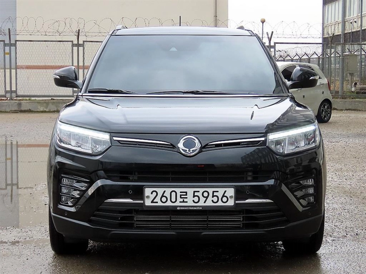 SSANGYONG TIVOLI VERY NEW  2020