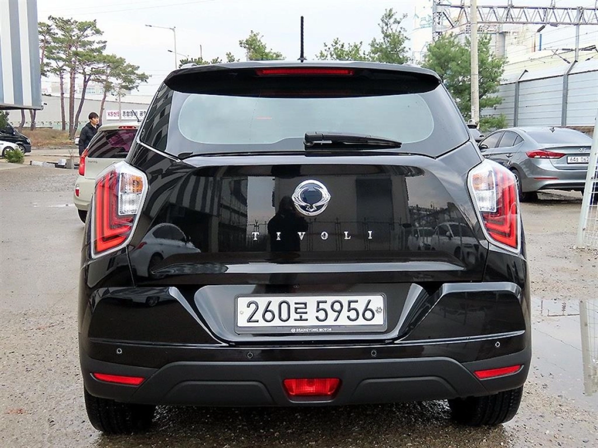 SSANGYONG TIVOLI VERY NEW