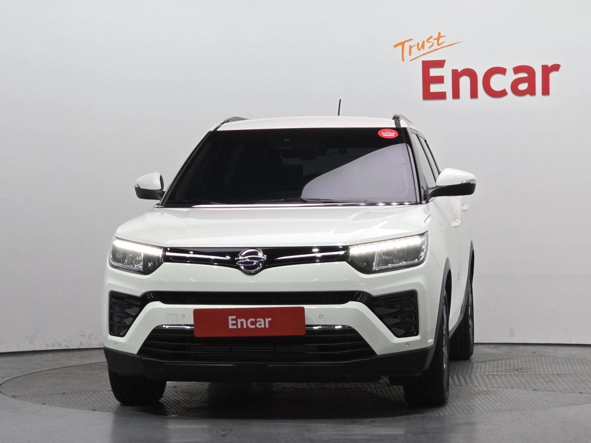 SSANGYONG TIVOLI VERY NEW