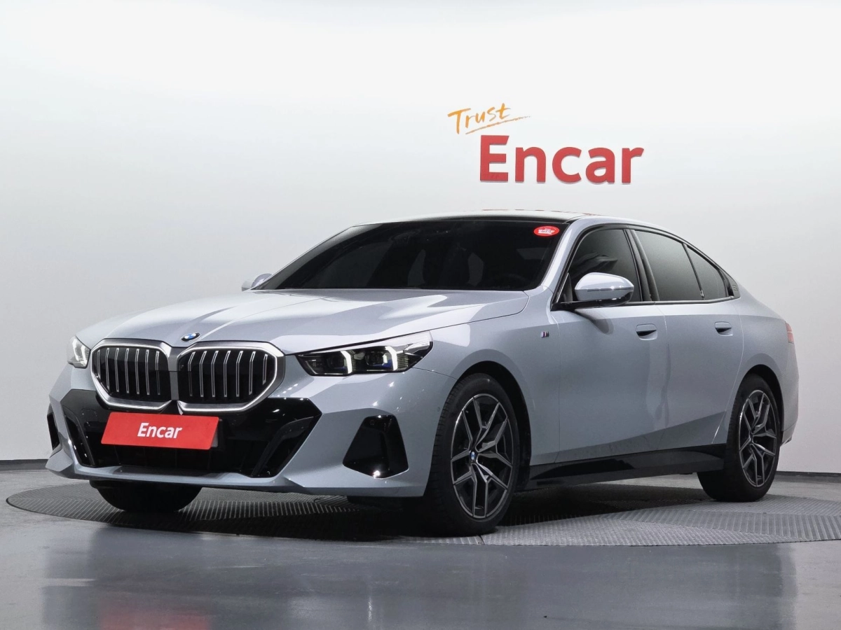 BMW 5-SERIES G60  2025