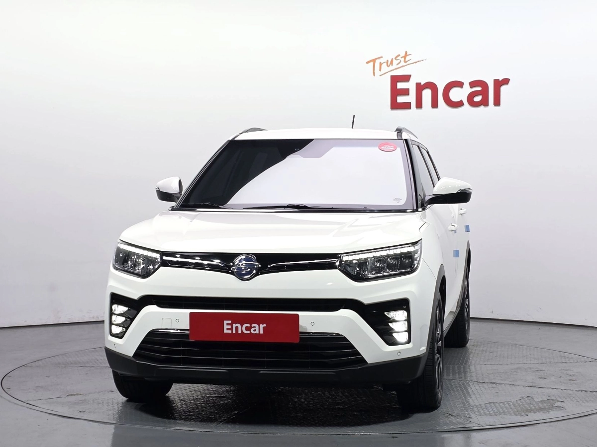 SSANGYONG TIVOLI VERY NEW