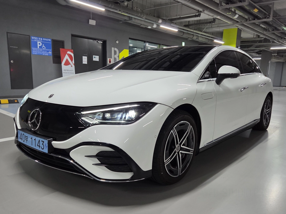 MERCEDES BENZ EQE V295