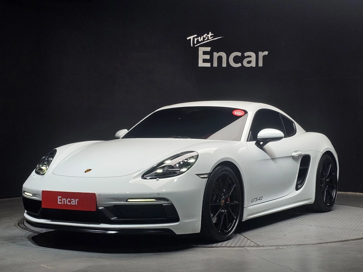 PORSCHE 718 CAYMAN