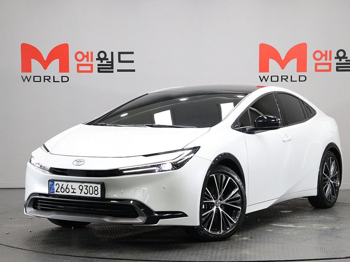 TOYOTA PRIUS  2025