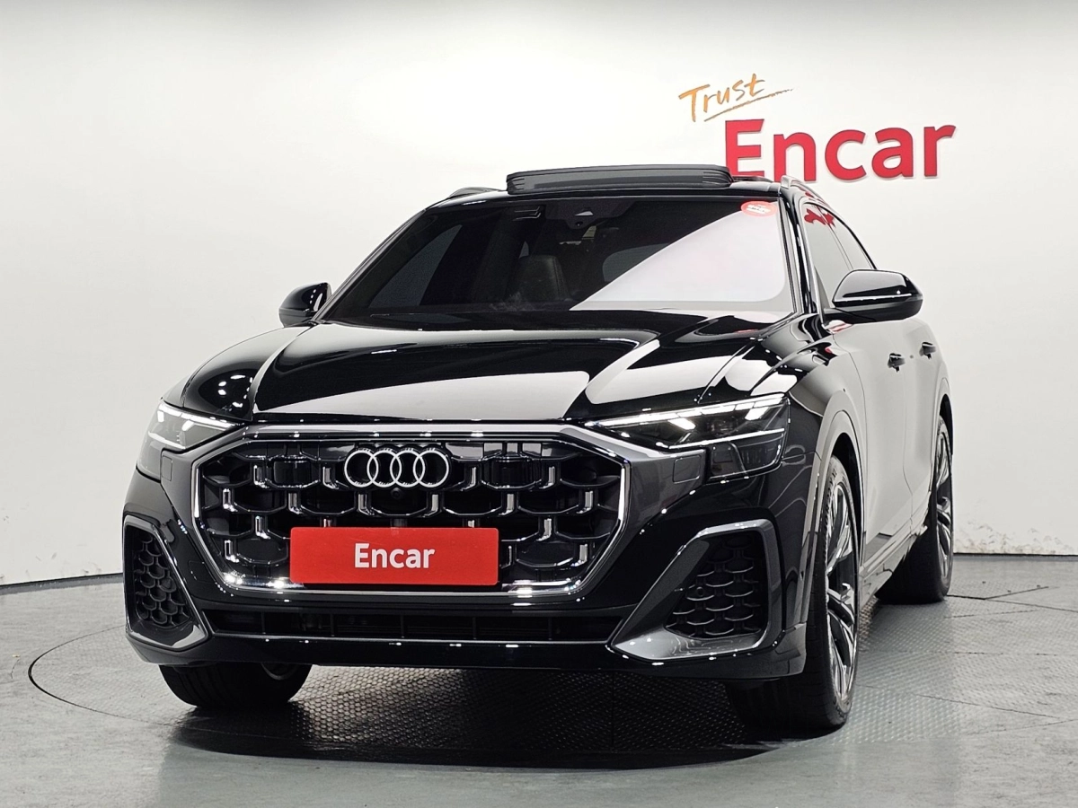 AUDI Q8 4M