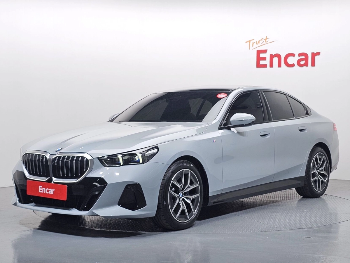 BMW 5-SERIES G60  2025