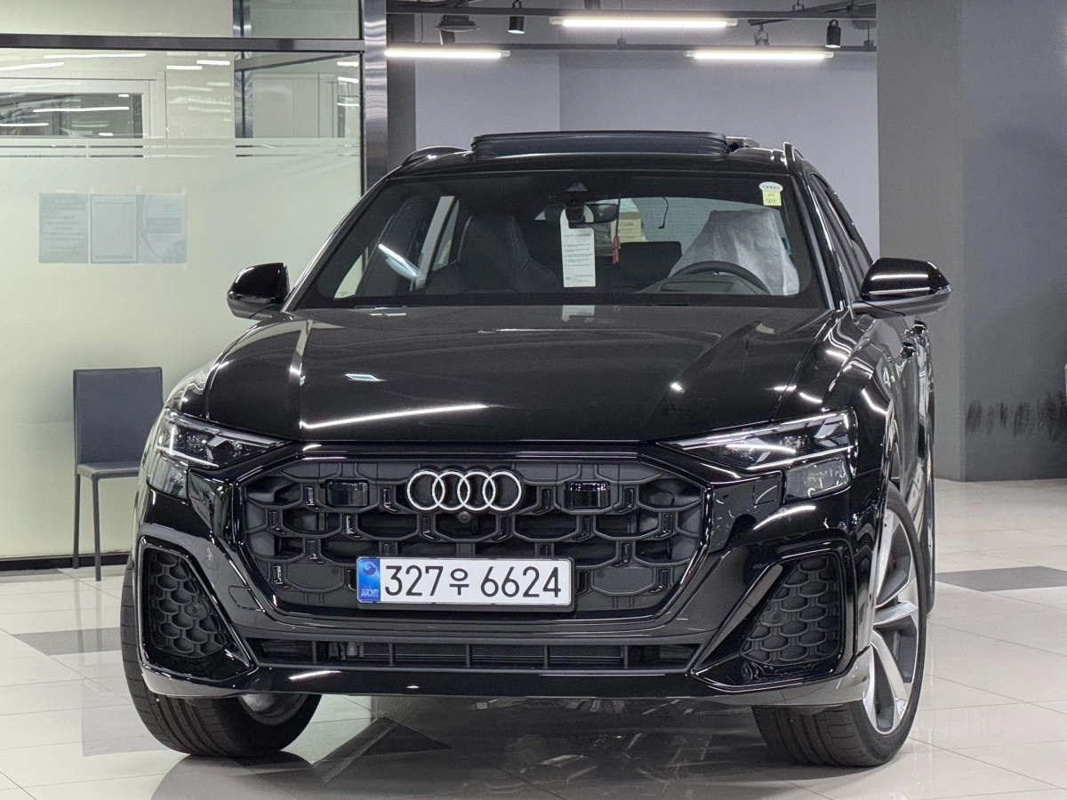 AUDI Q8 4M  2026