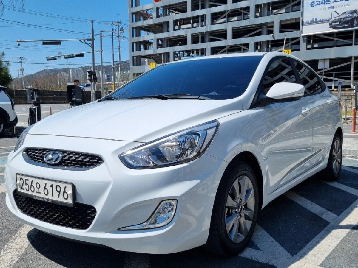 HYUNDAI ACCENT NEW