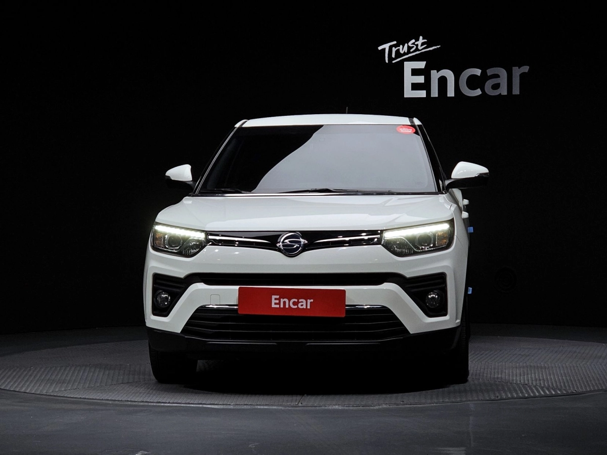 SSANGYONG TIVOLI VERY NEW