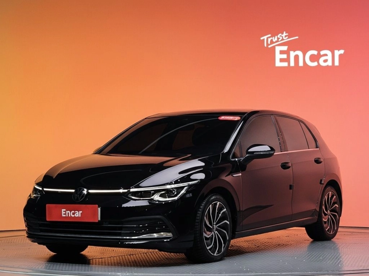 VOLKSWAGEN GOLF  2022