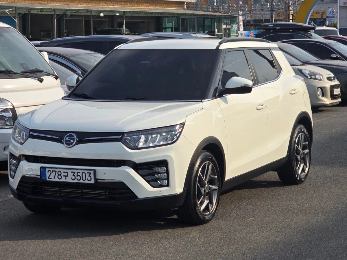 SSANGYONG TIVOLI VERY NEW  2022