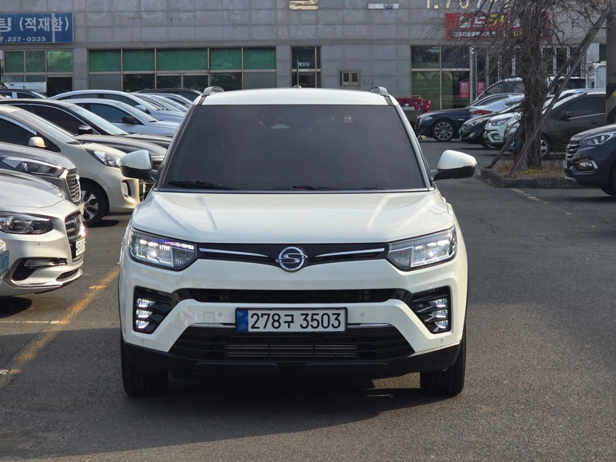 SSANGYONG TIVOLI VERY NEW