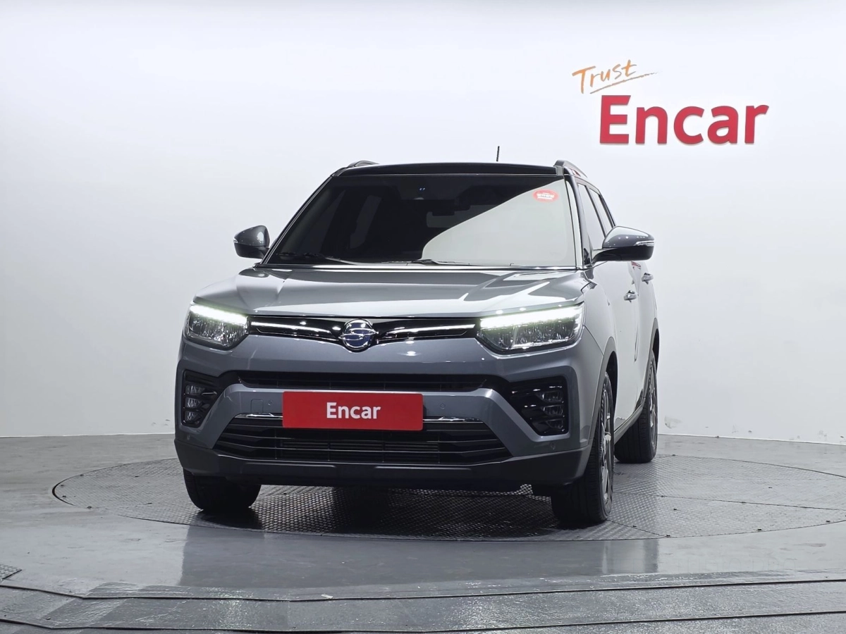 SSANGYONG TIVOLI VERY NEW