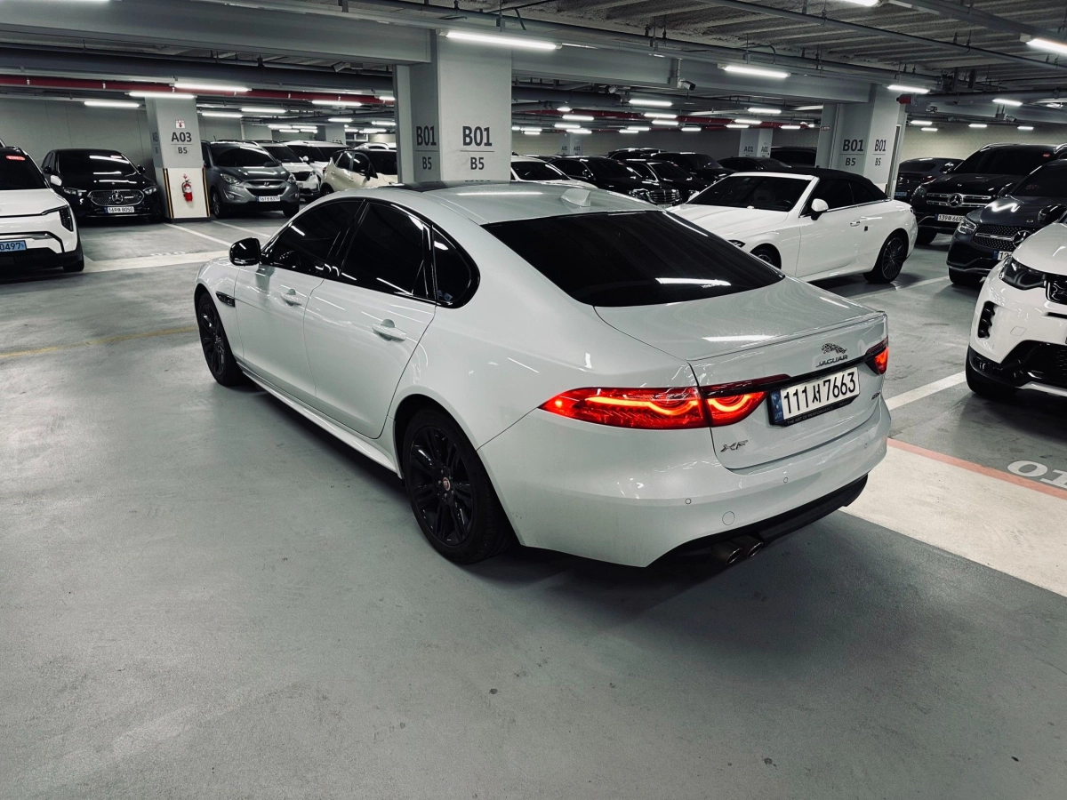 JAGUAR XF X260