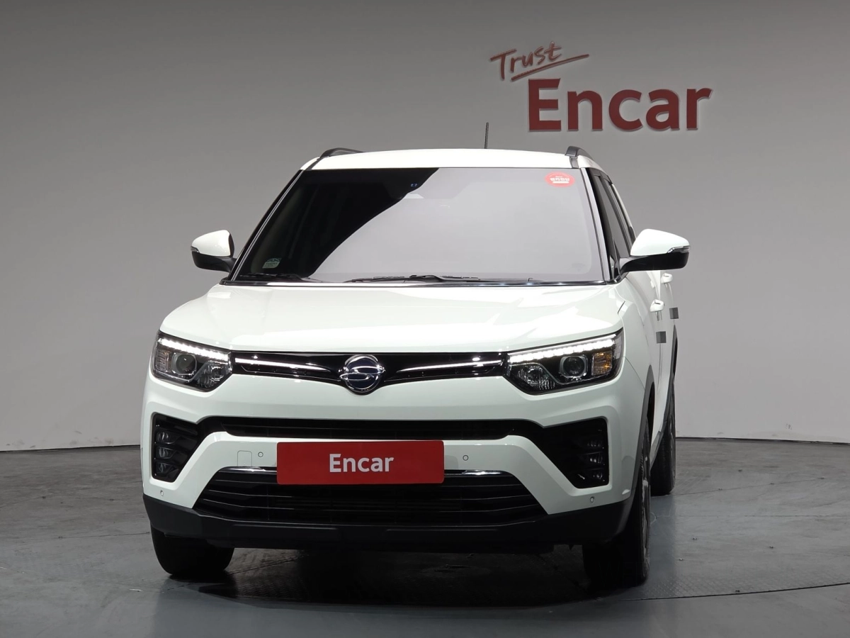 SSANGYONG TIVOLI VERY NEW