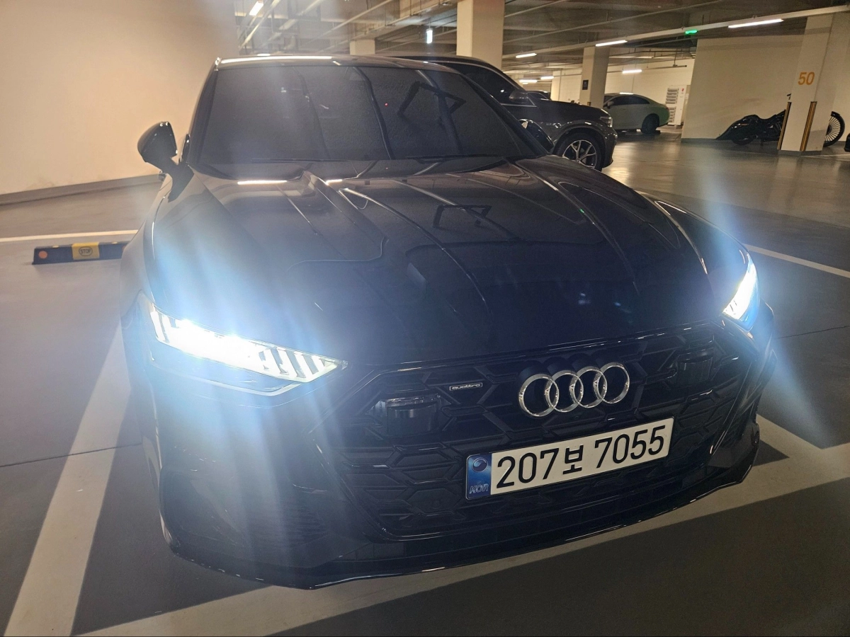 AUDI A7 4K  2025