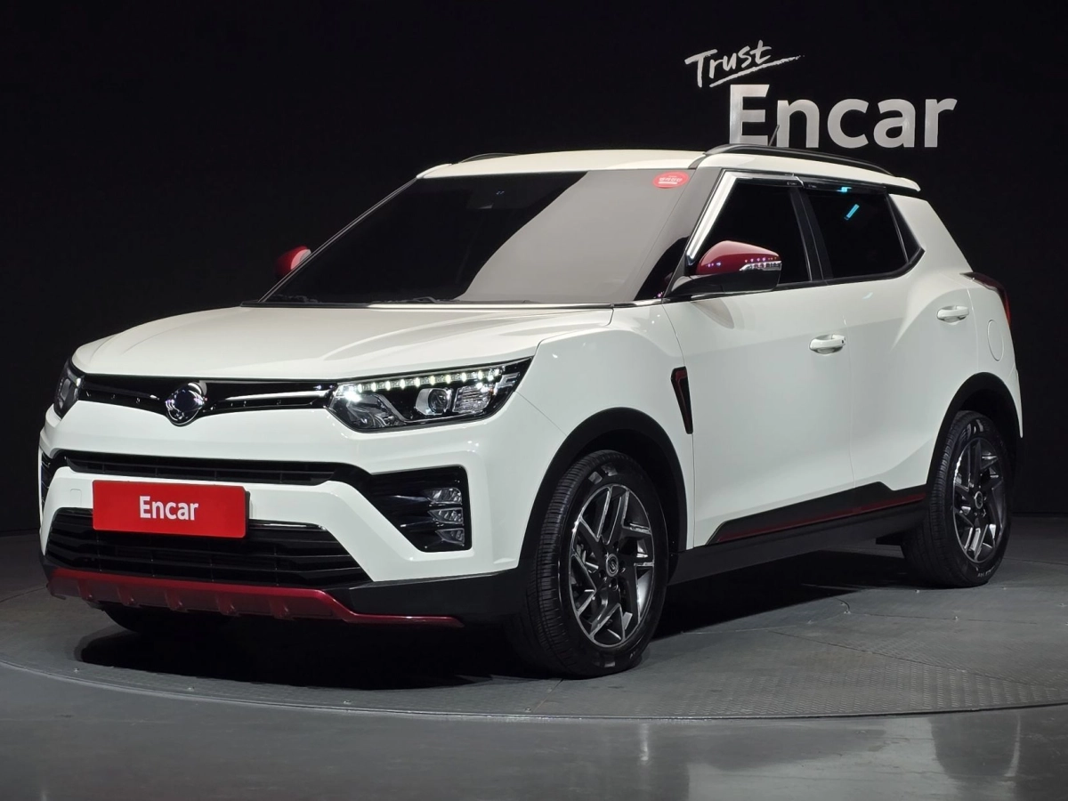 SSANGYONG TIVOLI VERY NEW  2021