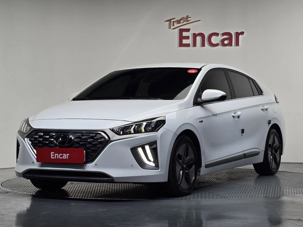 HYUNDAI IONIQ HYBRID