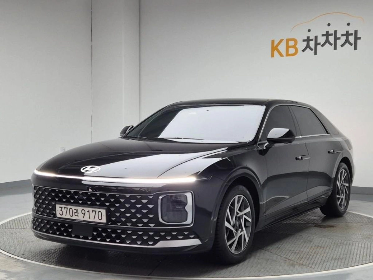 HYUNDAI GRANDEUR HYBRID GN7  2023