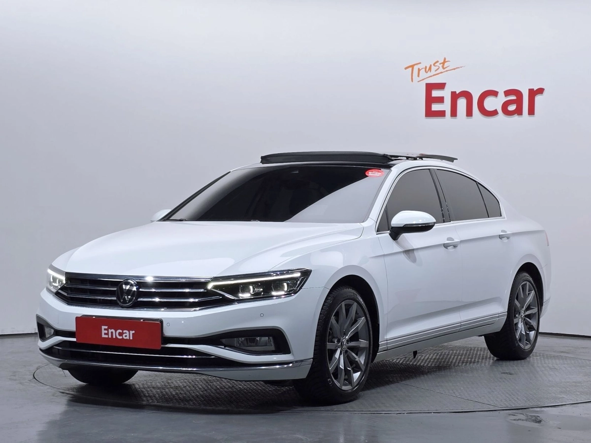 VOLKSWAGEN PASSAT GT B8